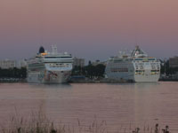 Cruise Ship Viewing from Fleming Beach